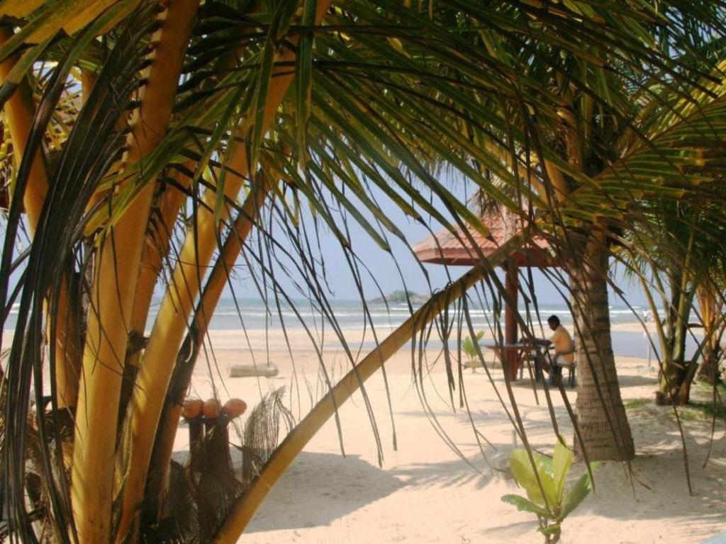 Sagarika Beach Hotel Moragalla Exterior foto