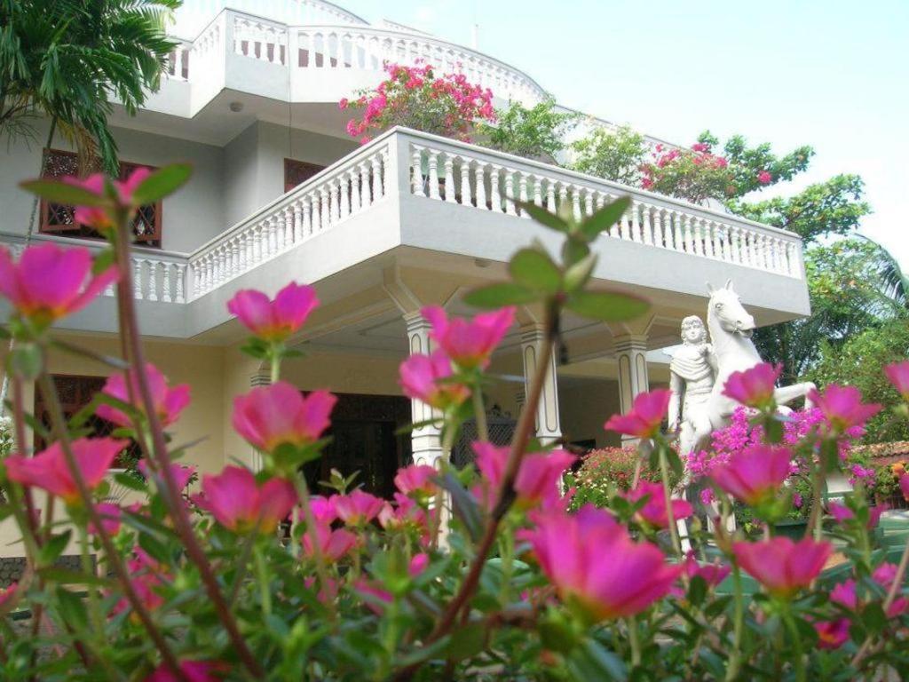 Sagarika Beach Hotel Moragalla Exterior foto